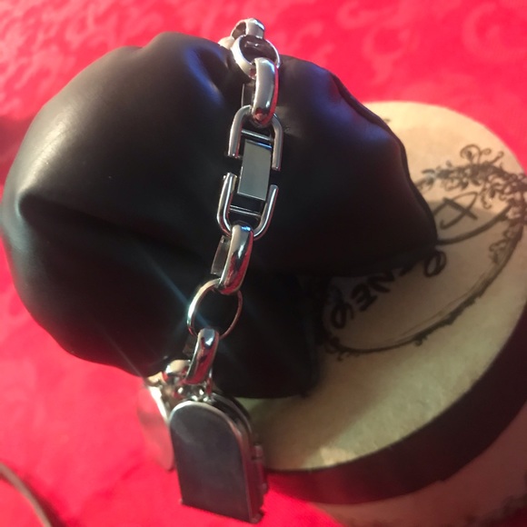 Snow White 75th Disney Anniversary watch - Picture 5 of 7